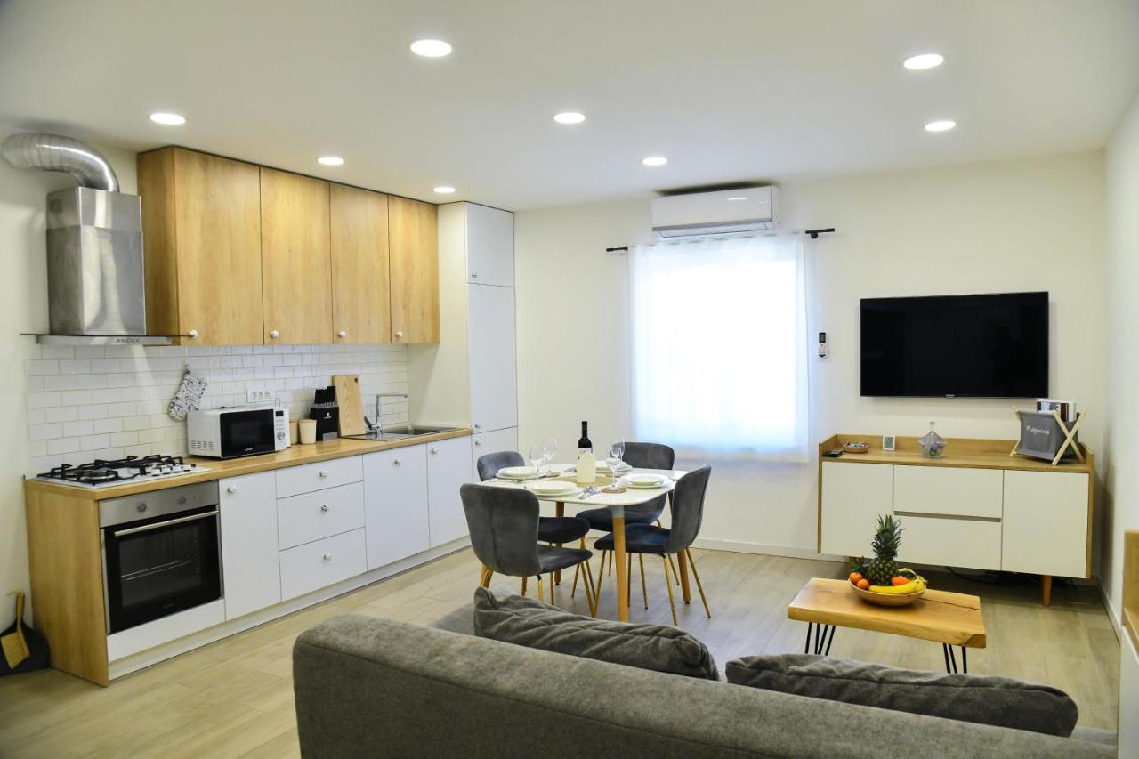 Apartment Maris Sinj Exteriör bild