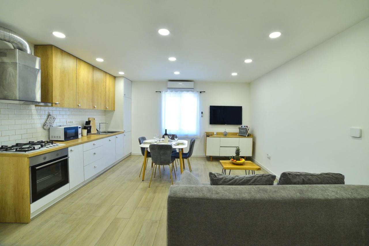 Apartment Maris Sinj Exteriör bild