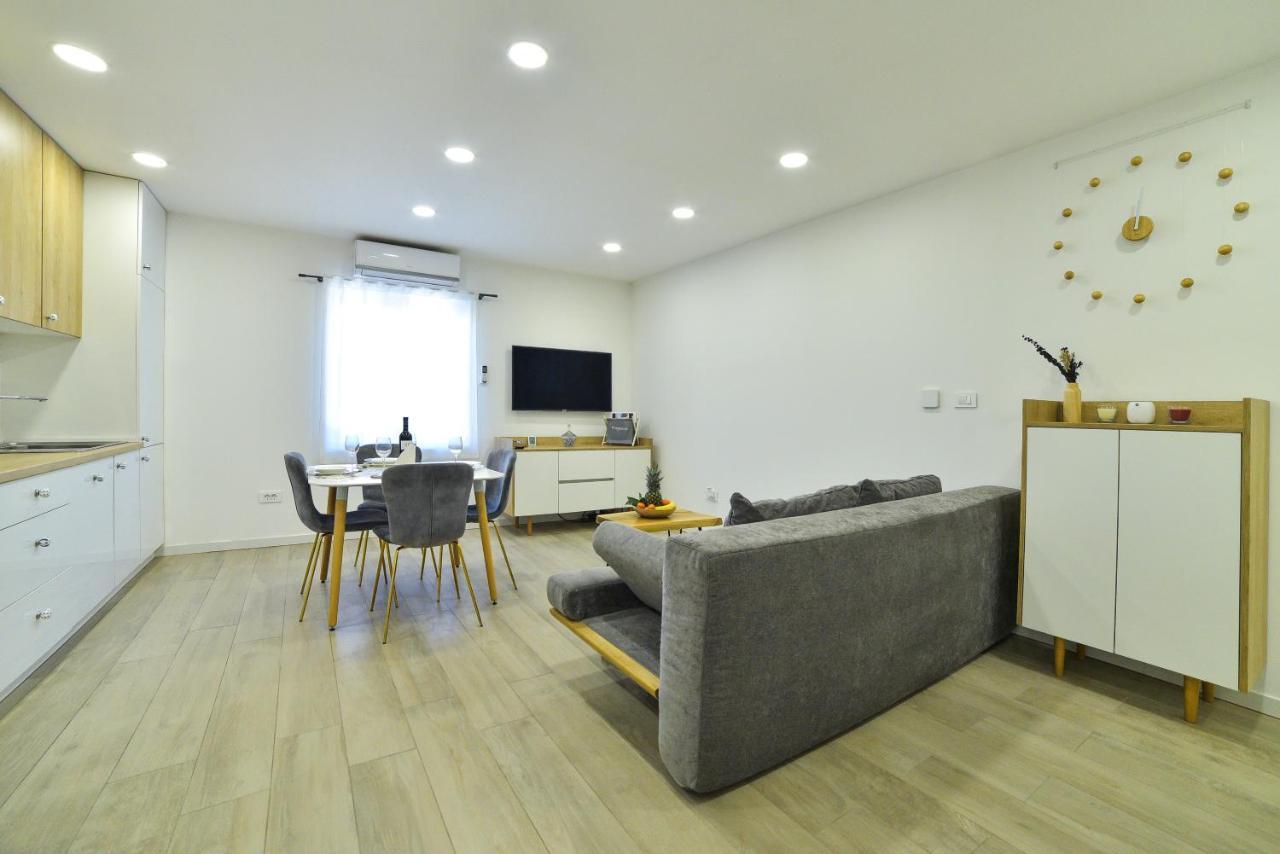 Apartment Maris Sinj Exteriör bild