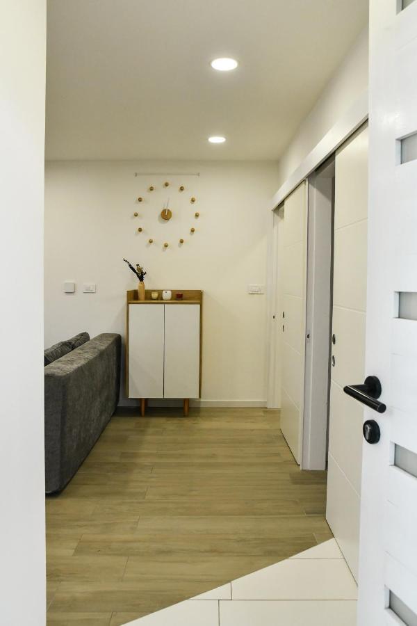 Apartment Maris Sinj Exteriör bild