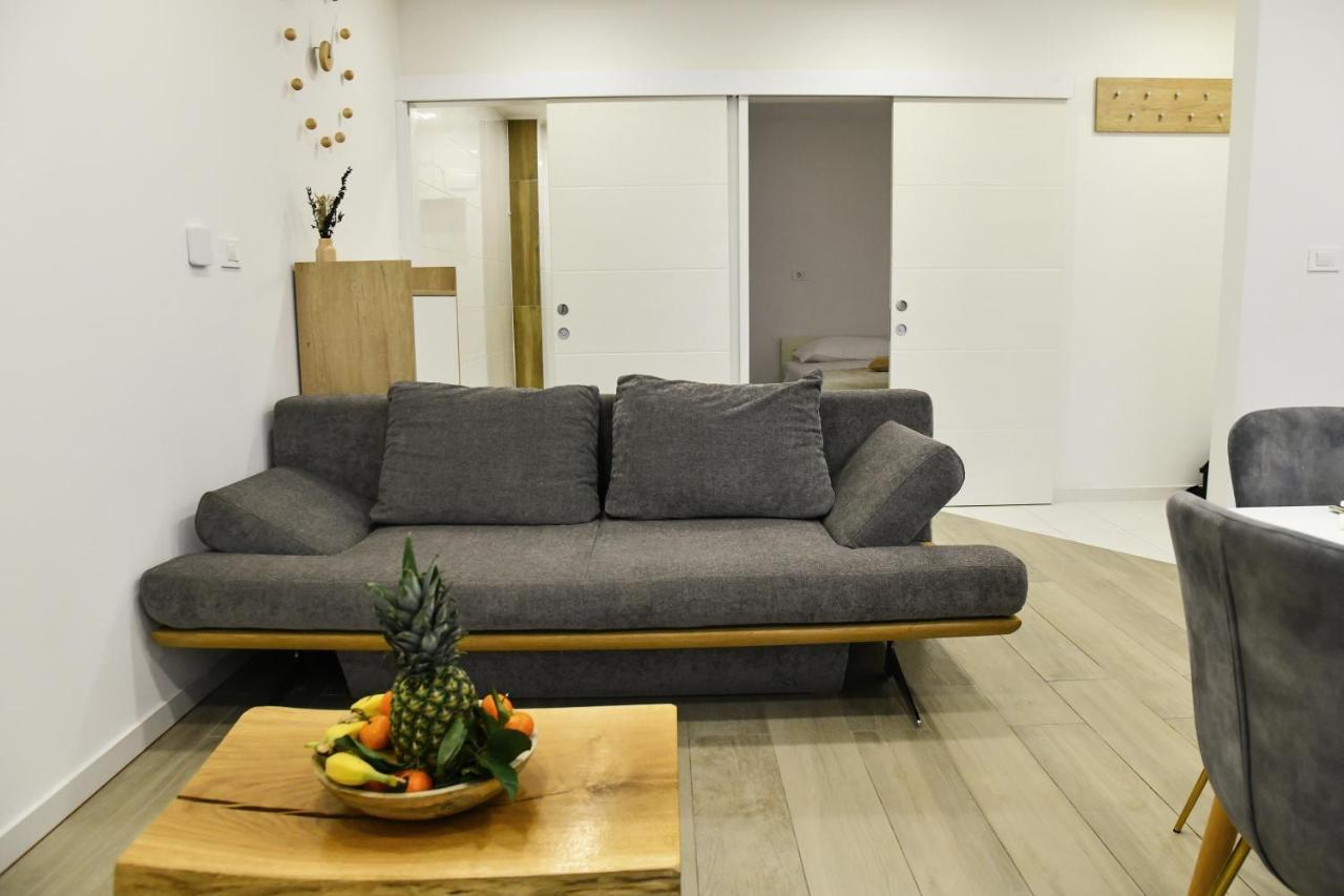 Apartment Maris Sinj Exteriör bild